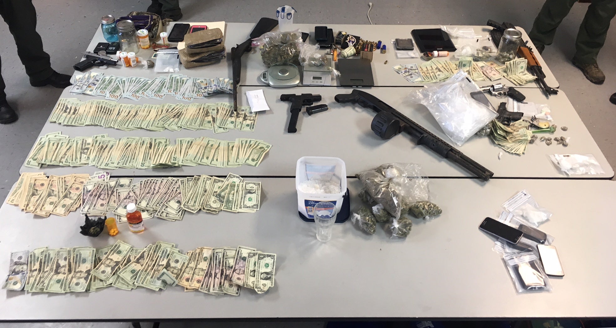 Officers Arrest 12 Seize 10000 In Morning Drug Bust Mississippis Best Community Newspaper 