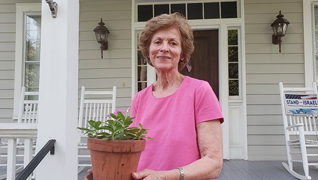 The Dart Natchez Woman Enjoys Gardening Outdoors Mississippis Best