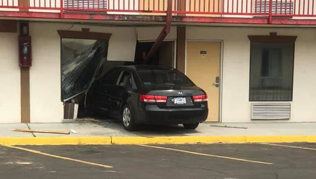 Car crashes through Natchez hotel room - Mississippi's Best Community ...