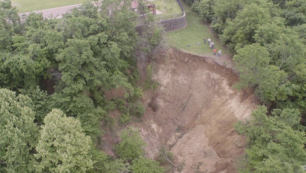 Natchez national cemetery erosion deemed emergency - Mississippi's Best ...