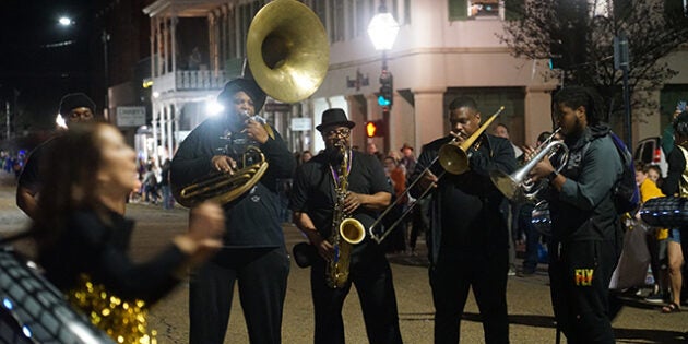 PHOTO GALLERY: Krewe of Phoenix Parade rocks and rolls through Natchez ...